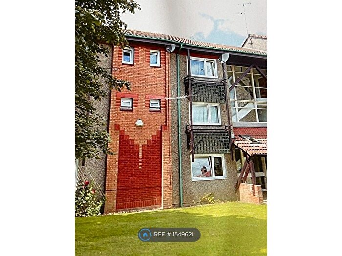 3 Bedroom Maisonette To Rent In Newhall Gate, Leeds, LS10