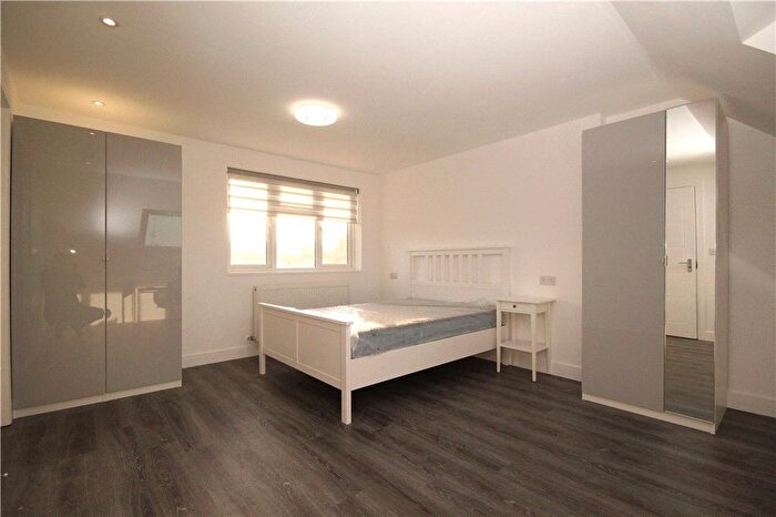 1 Bedroom Property To Rent In St. Johns Road, Guildford, Surrey, GU2