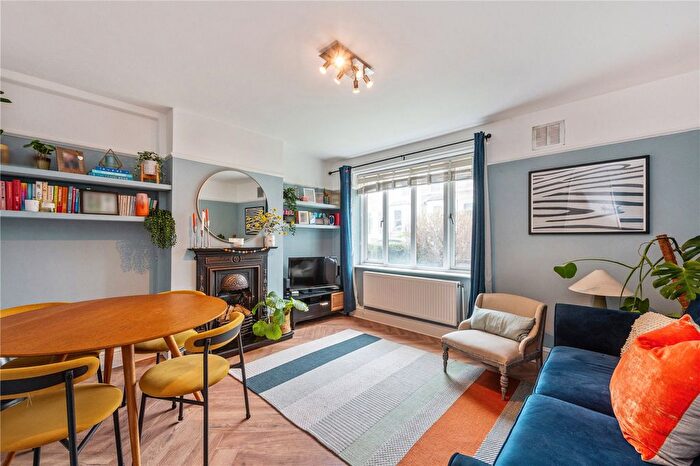 2 Bedroom Flat For Sale In Poets Road, London, N5