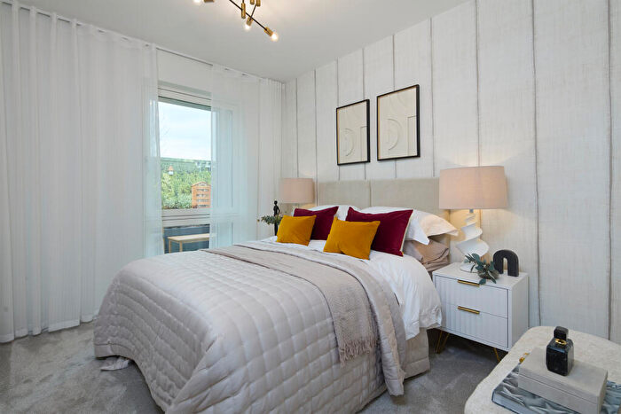 1 Bedroom Apartment For Sale In Headstone Drive, Harrow, HA1