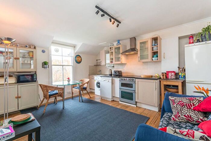 1 Bedroom Flat To Rent In Denver Road, Hackney, London, N16