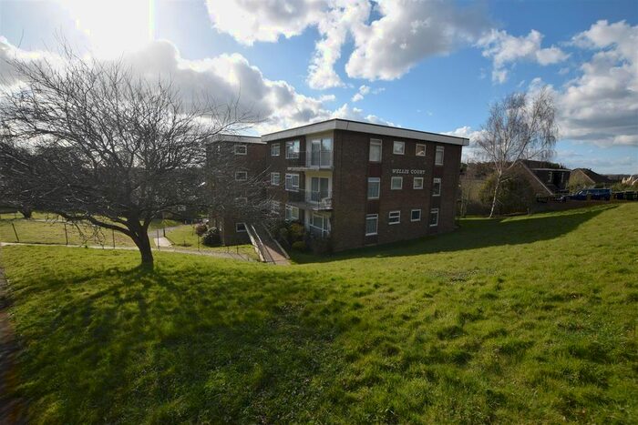 2 Bedroom Flat To Rent In Wellis Gardens, St. Leonards-On-Sea, TN38