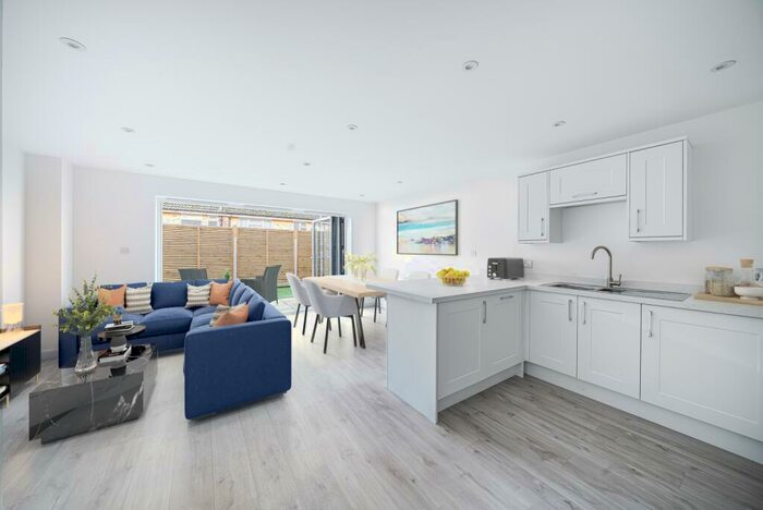 3 Bedroom Terraced House To Rent In The Lawns Upper Norwood, SE19