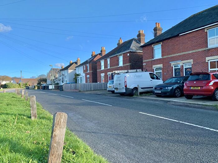 1 Bedroom Flat To Rent In West Lane, Hayling Island, PO11