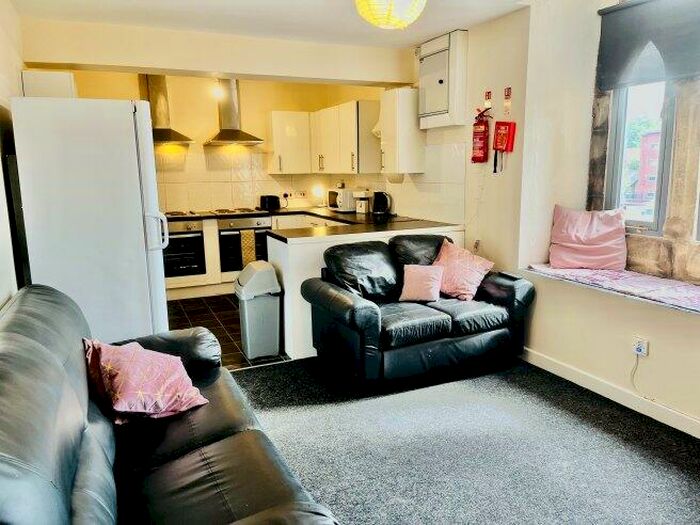 8 Bedroom Flat To Rent In Hanover Street, S3