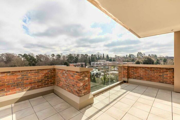 2 Bedroom Apartment To Rent In Calibre House - Perrymount Apartments, RH16