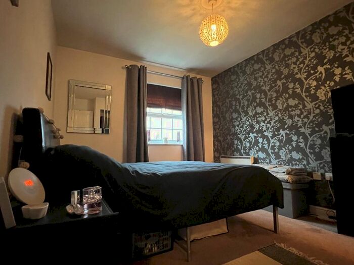 2 Bedroom Flat To Rent In Redfield Croft, Leigh, WN7