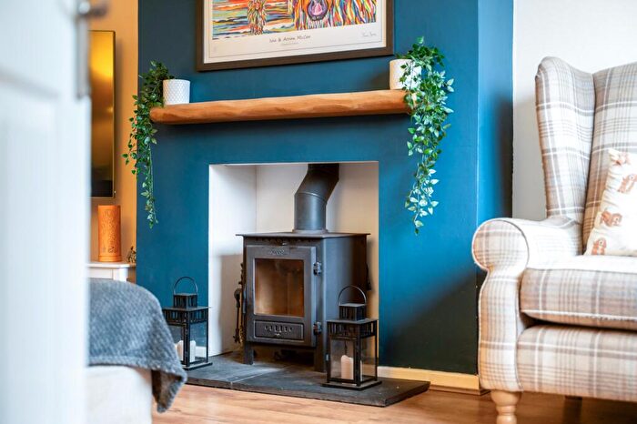 2 Bedroom End Of Terrace House For Sale In West Street Gardens, Stamford, PE9 - Photo 4