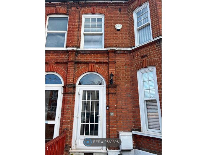 2 Bedroom Flat To Rent In St Fillans Road, London, SE6