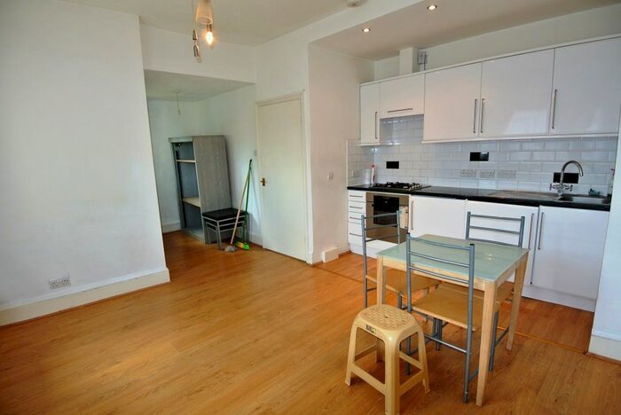 2 Bedroom Flat To Rent In Ryecroft Road, Lewisham, SE13