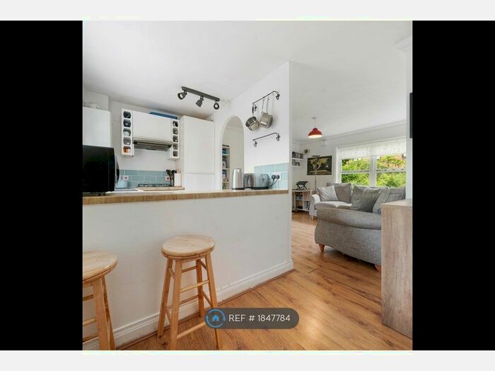 1 Bedroom Flat To Rent In Langton Road, London, SW9