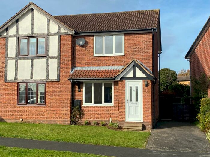 2 Bedroom Semi-Detached House To Rent In Worcester Road, Grantham, NG31