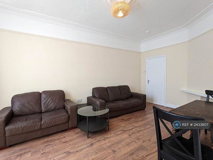 1 Bedroom Flat To Rent In Hall Green, Birmingham, B28