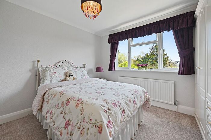 5 Bedroom Detached House For Sale In High Road, Harrow Weald, Harrow, HA3