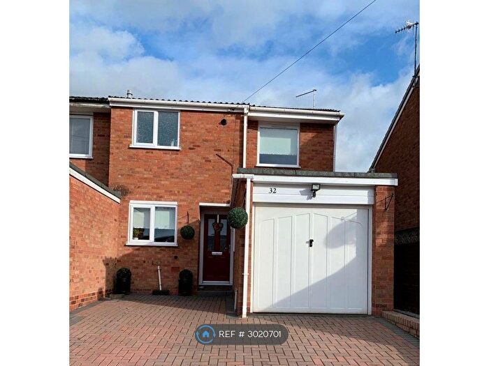 2 Bedroom Semi Detached House To Rent In Grayshott Close, Bromsgrove, B61