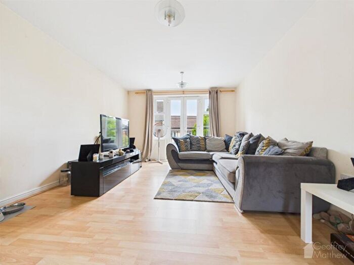 2 Bedroom Flat For Sale In Fairfield Crescent, Great Ashby, Stevenage, SG1