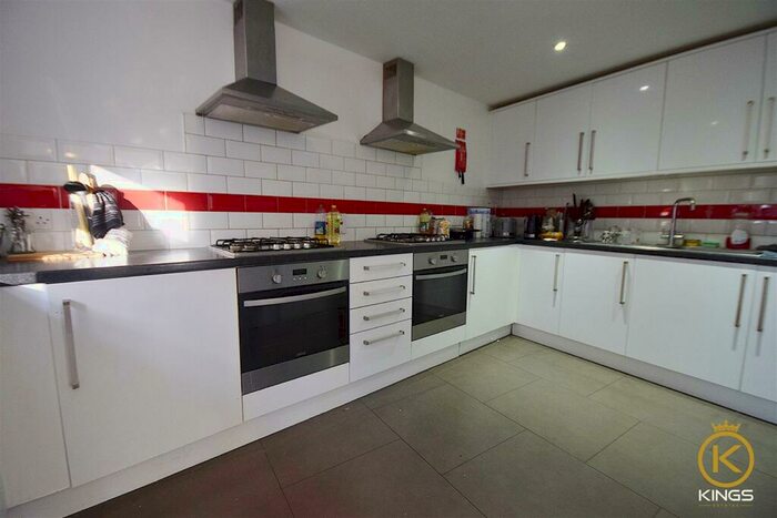 1 Bedroom Detached House To Rent In Portsmouth Road, GU2