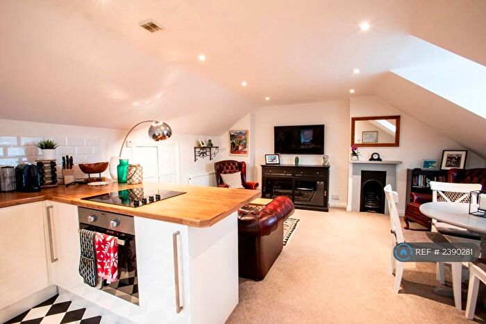 2 Bedroom Flat To Rent In South Street, Reading, RG1