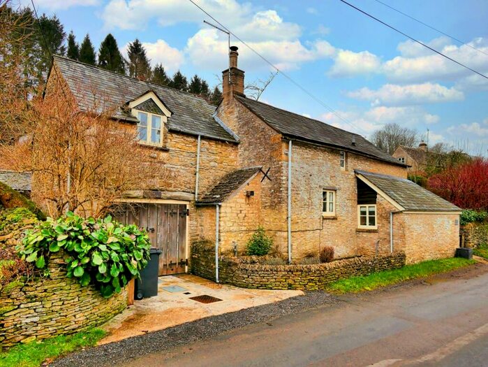 3 Bedroom Cottage To Rent In Middle Chedworth, GL54