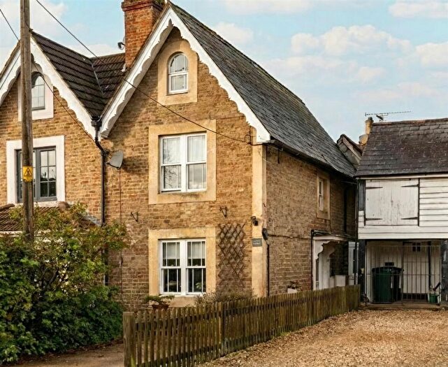 3 Bedroom Semi-Detached House For Sale In High Street, Handcross, RH17