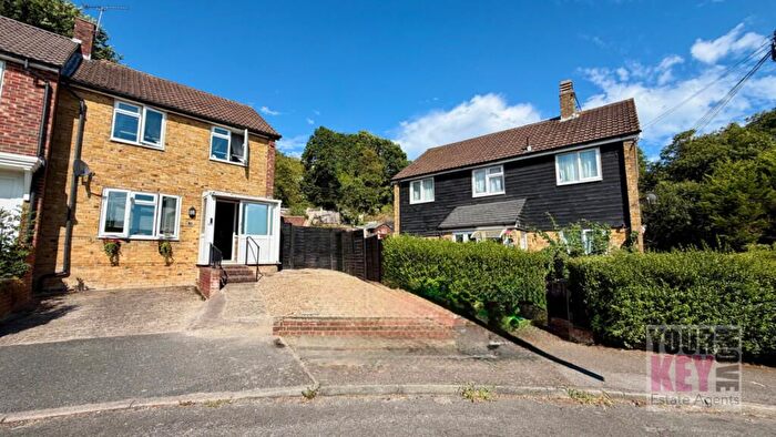 3 Bedroom End Of Terrace House For Sale In Tunstall Road, Canterbury, Kent, CT2