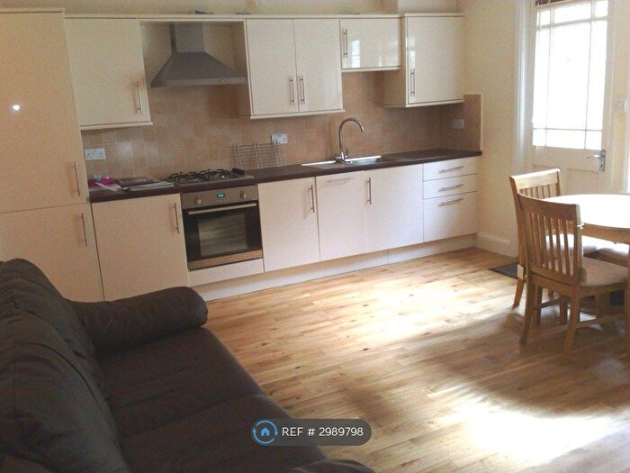 2 Bedroom Flat To Rent In Ealing, London, W5