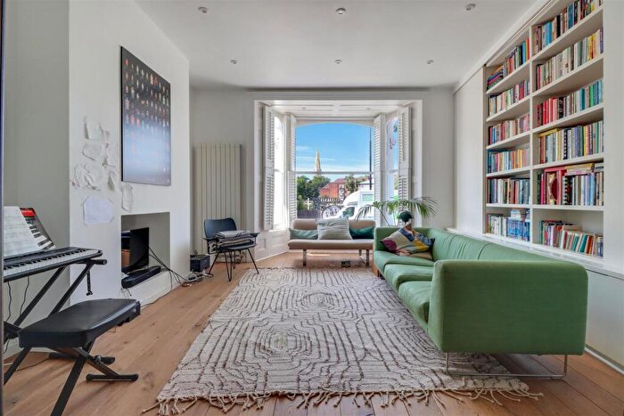 3 Bedroom Apartment To Rent In King Henrys Road, Primrose Hill, London, NW3