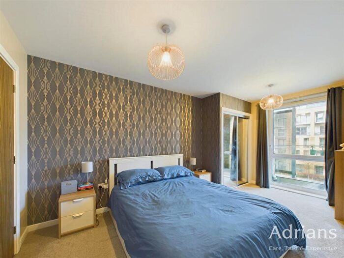 2 Bedroom Flat For Sale In Dunn Side, Chelmsford, CM1