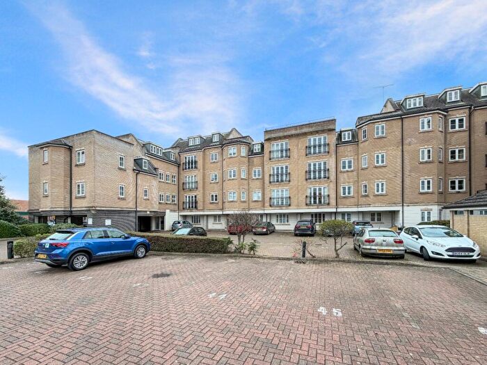 1 Bedroom Apartment For Sale In Magnon Court, Lake Street, Leighton Buzzard, LU7