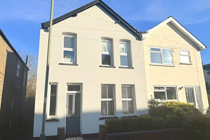 2 Bedroom Apartment To Rent In Puller Road, Barnet, Herts, EN5