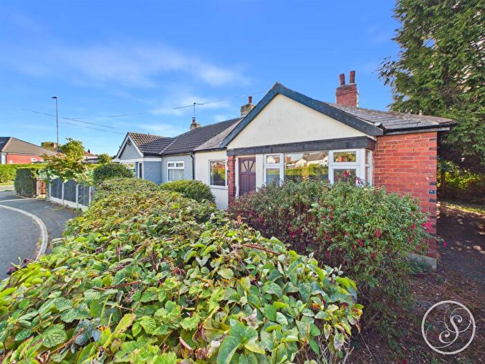 2 Bedroom Semi-Detached Bungalow For Sale In Portage Avenue, Leeds, LS15