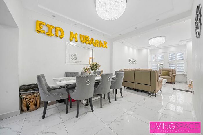 6 Bedroom Terraced House To Rent In Harringay Road, London, N15