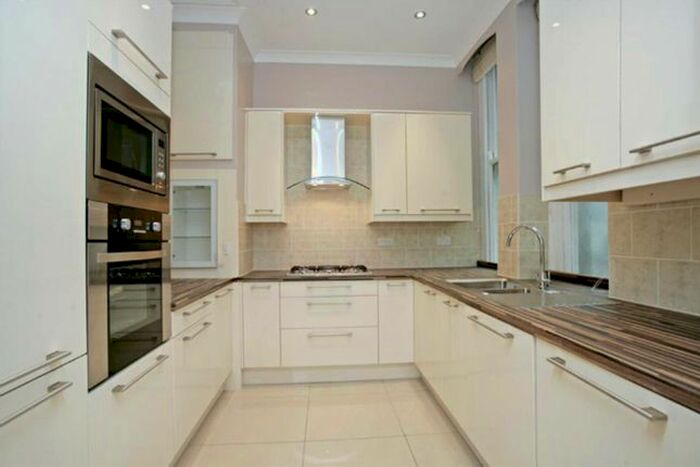 2 Bedroom Flat To Rent In Avonmore Mansions, Avonmore Road, London, W14