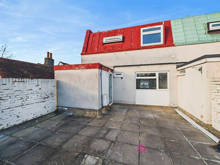 3 Bedroom Maisonette For Sale In High Street, Old Harlow, CM17