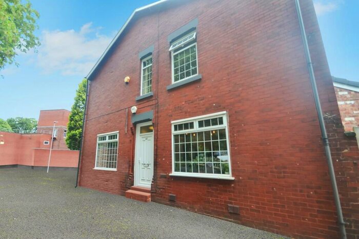 6 Bedroom Semi-Detached House For Sale In Langley Road, Fallowfield, Manchester, M14