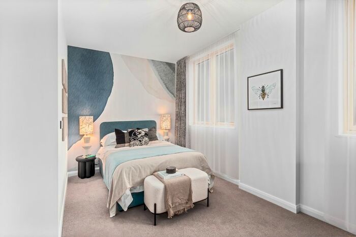 2 Bedroom Flat To Rent In Fielders Crescent, Barking, IG11