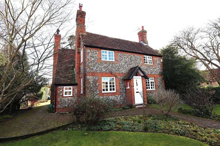 3 Bedroom Cottage For Sale In Flaunden, Hemel Hempstead, HP3