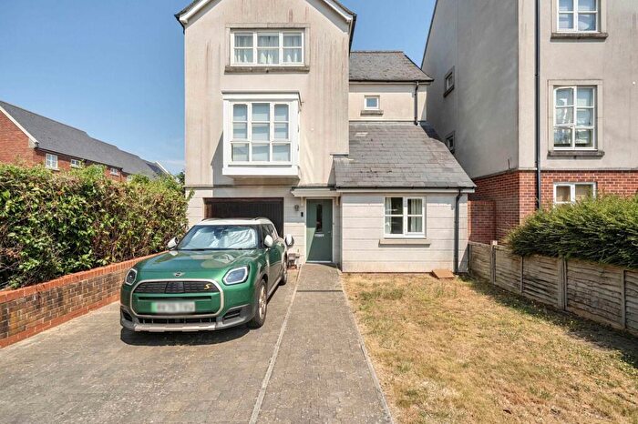 4 Bedroom Detached House For Sale In Cutting Drive, Basingstoke, Hampshire, RG24