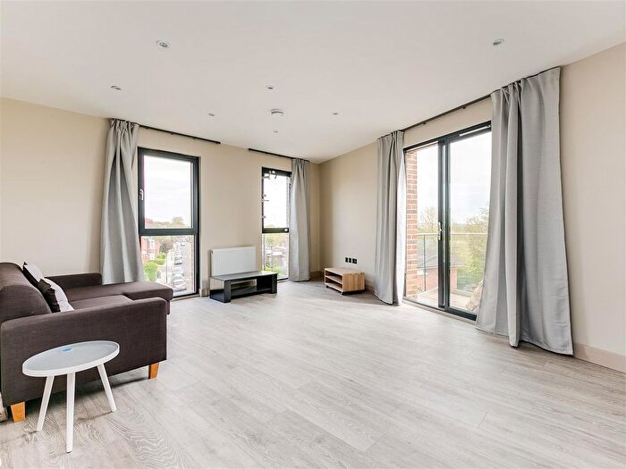 2 Bedroom Flat To Rent In Amesbury Avenue, Streatham Hill, SW2
