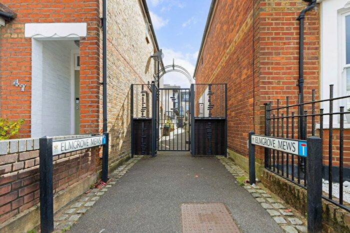2 Bedroom Flat To Rent In Elmgrove Mews, Weybridge, KT13