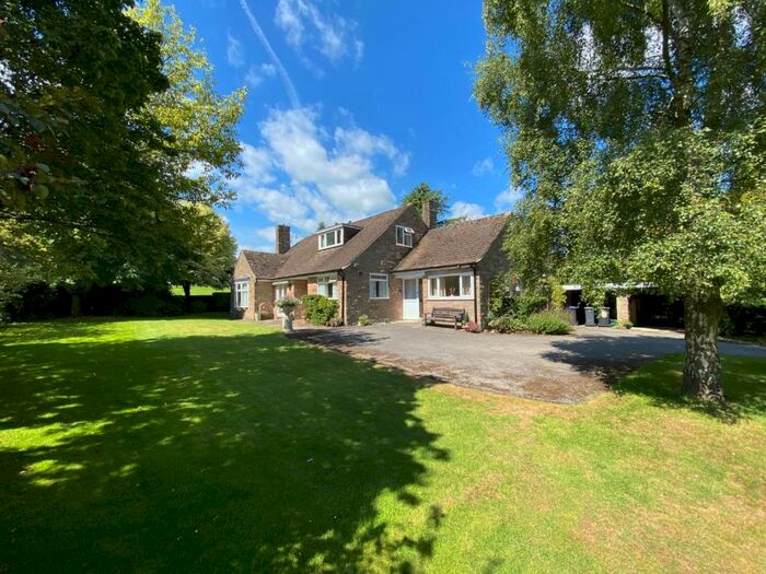 4 Bedroom Detached Bungalow For Sale In Blackwall Lane, Ashbourne, DE6