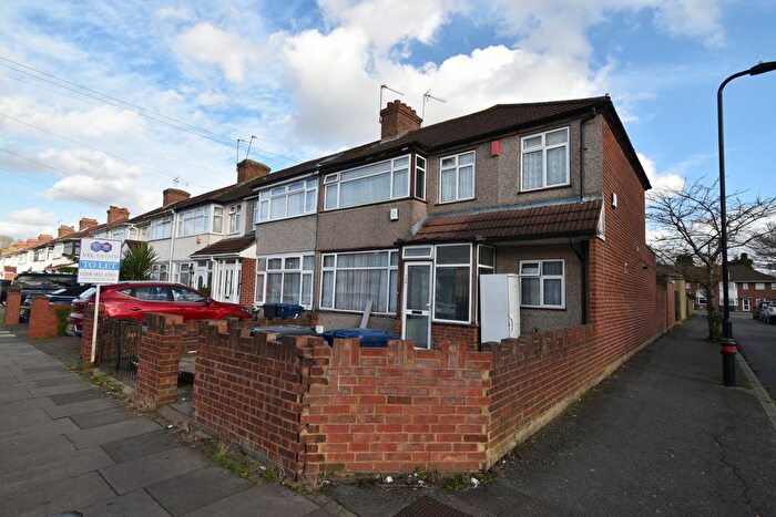 5 Bedroom End Terrace House To Rent In Southall, UB1