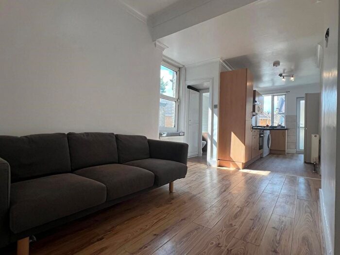 3 Bedroom Flat To Rent In Kildare Road, London, E16