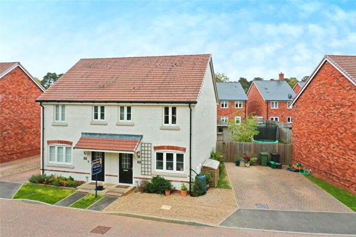 3 Bedroom Semi-Detached House For Sale In Charlie Brown Road, Burghfield Common, Reading, RG7