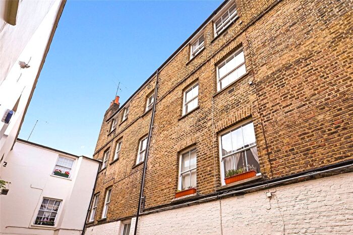 2 Bedroom Flat To Rent In Ann's Close, Belgravia, London, SW1X