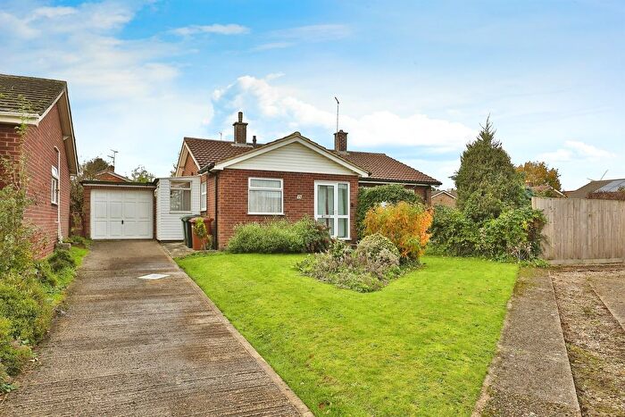 3 Bedroom Bungalow For Sale In Walnut Place, Gooderstone, King's Lynn, PE33