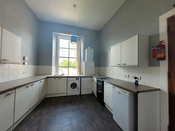 4 Bedroom Flat To Rent In / Victoria Chambers, Victoria Road, DD1