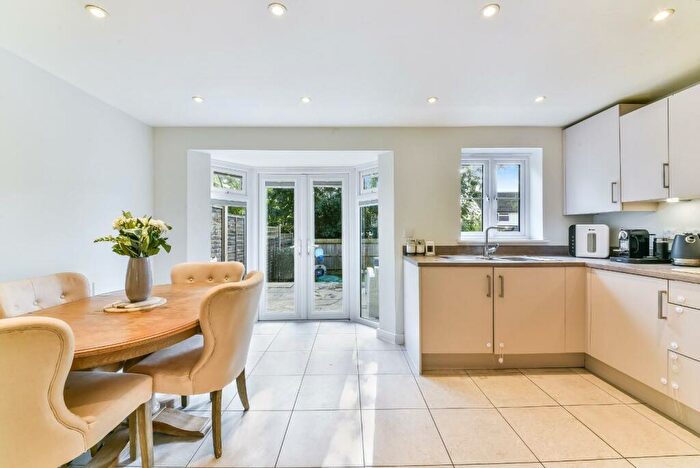 3 Bedroom End Of Terrace House For Sale In Hayton Crescent, Tadworth, KT20