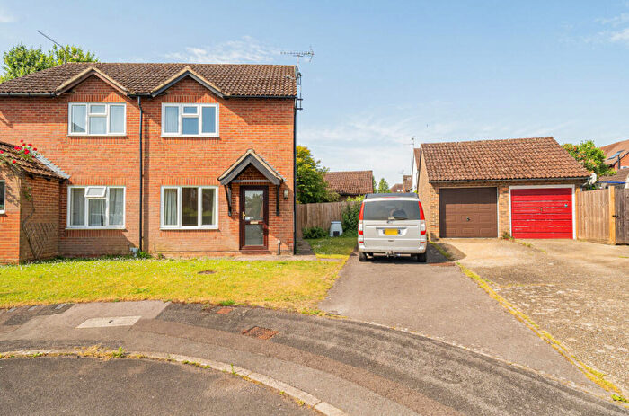 2 Bedroom House For Sale In Vindomis Close, Holybourne, Alton, Hampshire, GU34