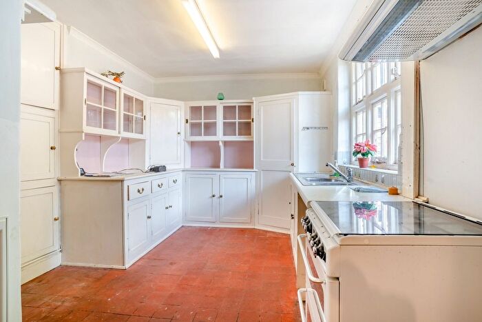 4 Bedroom Detached House For Sale In St. Lawrence Road, Chepstow, Monmouthshire, NP16